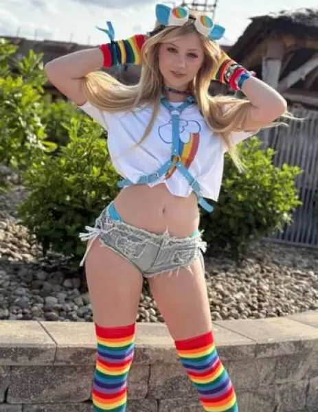 BEYOĞLU Escort BERRAK - Gerçek Fotoğraflı Doğrulanmış Profil BEYOĞLU VIP Escort BERRAK - Doğrulanmış Model